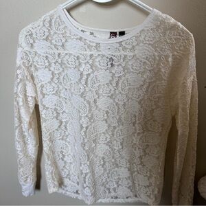 Elegant White Lace Top